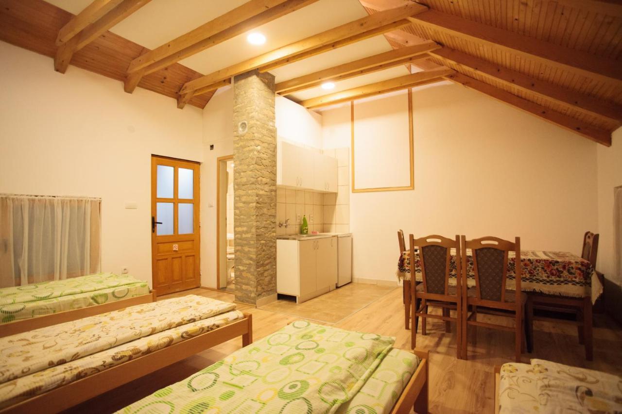 Holiday Home Jazacka Bajka Vrdnik Ngoại thất bức ảnh